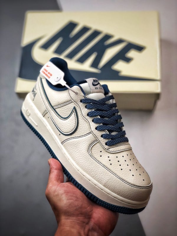 Stussy x Air Force 1 Low Branco e Azul