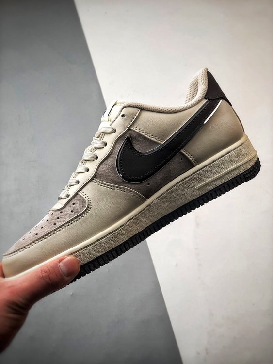 Stussy x Air Force 1 Low Bege Cinzento e Castanho Escuro - Vista 5