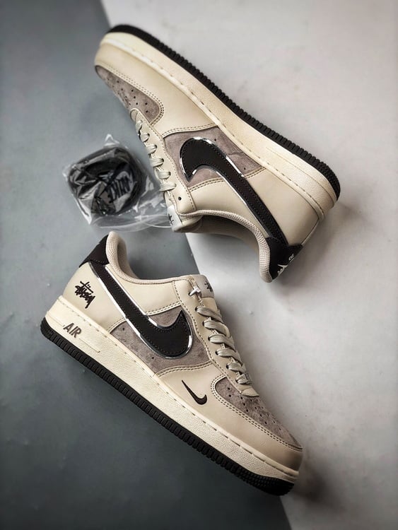 Stussy x Air Force 1 Low Bege Cinzento e Castanho Escuro - Vista 6