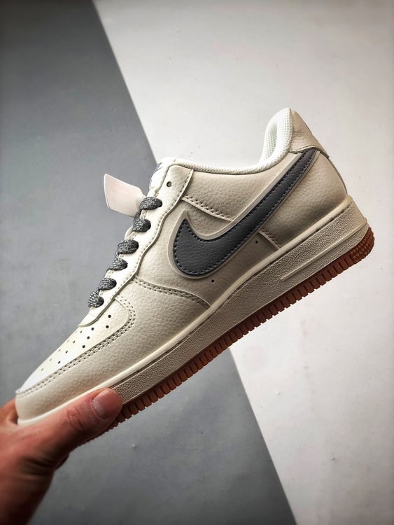 Stussy x Nike Air Force 1 Low Cinza - Vista 5