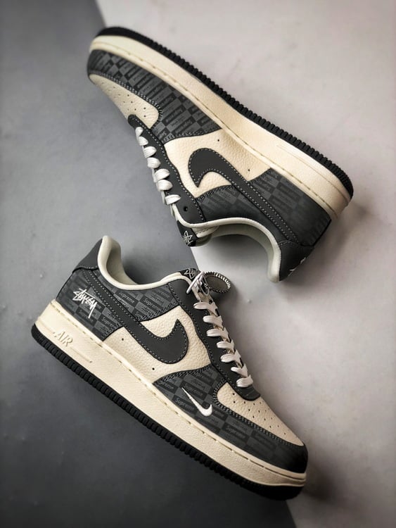 Stüssy x Air Force 1 Low Bege e Cinzento Escuro - Vista 6