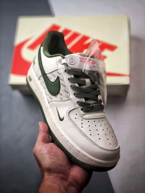 Stussy x Air Force 1 Low Branco e Verde