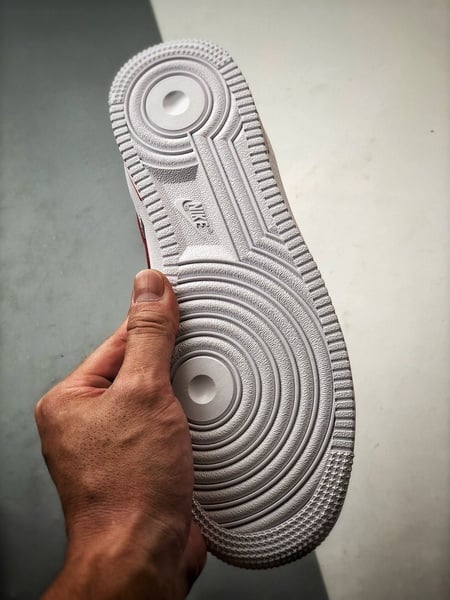 Sup x Air Force 1 Low Branco e Vermelho - Vista 4