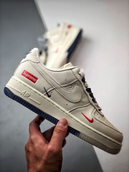 Sup x Air Force 1 Low Branco e Azul Gradiente com Três Ganchos - Vista 7