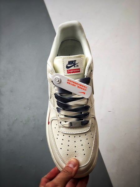 Sup x Air Force 1 Low Branco e Azul Gradiente com Três Ganchos - Vista 9