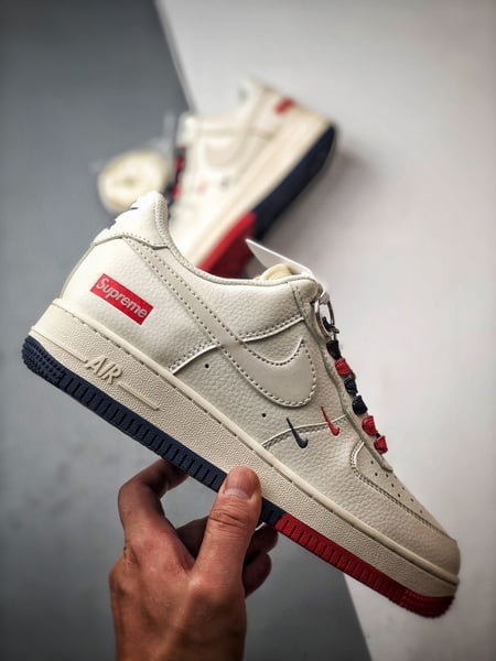 Sup x Air Force 1 Low Branco, Azul e Vermelho - Vista 7