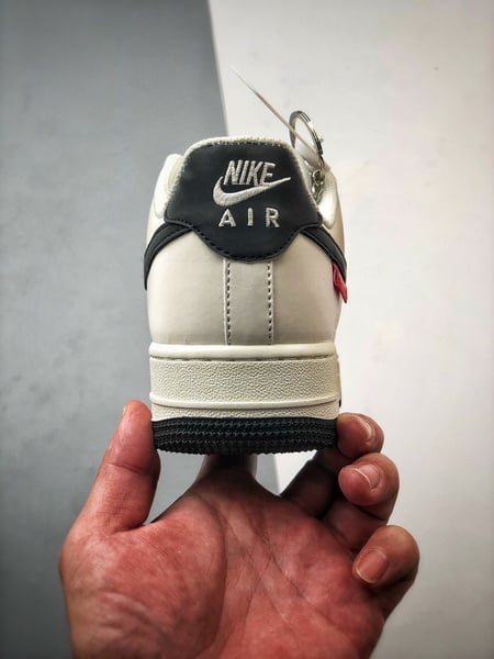 Sup x Air Force 1 Low Branco e Preto Refletivo - Vista 3