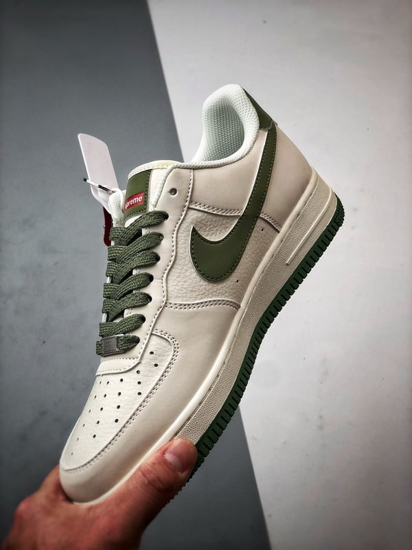 Sup x Air Force 1 Low Creme e Verde 3M - Vista 5