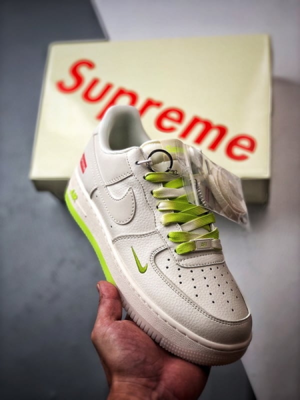 Sup x Air Force 1 Low Mescla Branco e Verde Fluorescente - Vista 1
