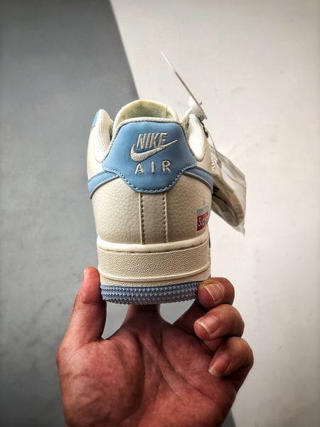 Sup x Air Force 1 Low Branco e Azul - Vista 3