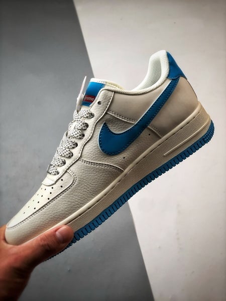 Sup x Air Force 1 Low Off-White e Azul 3M - Vista 5