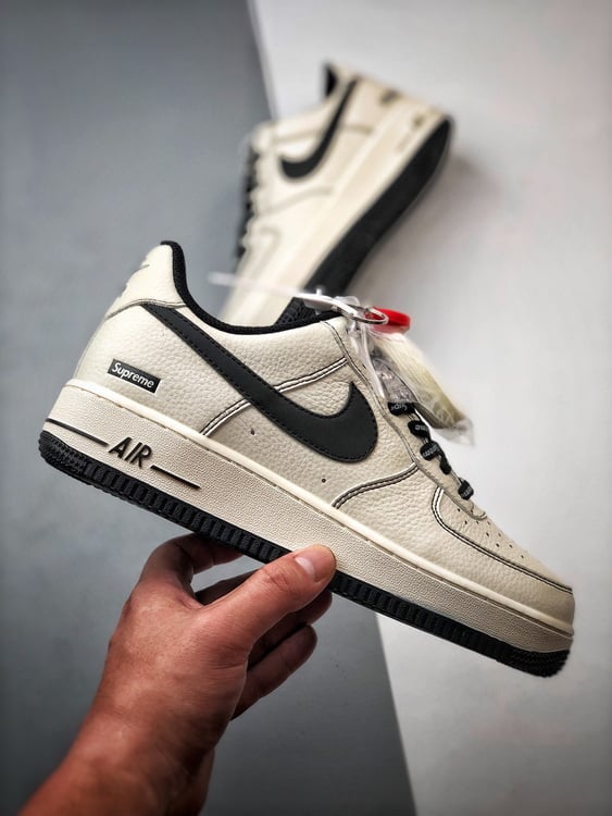 Sup x Air Force 1 Low Colaboração Creme e Preto - Vista 7