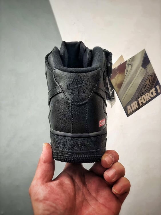Sup x Air Force 1 Mid Preto - Vista 3