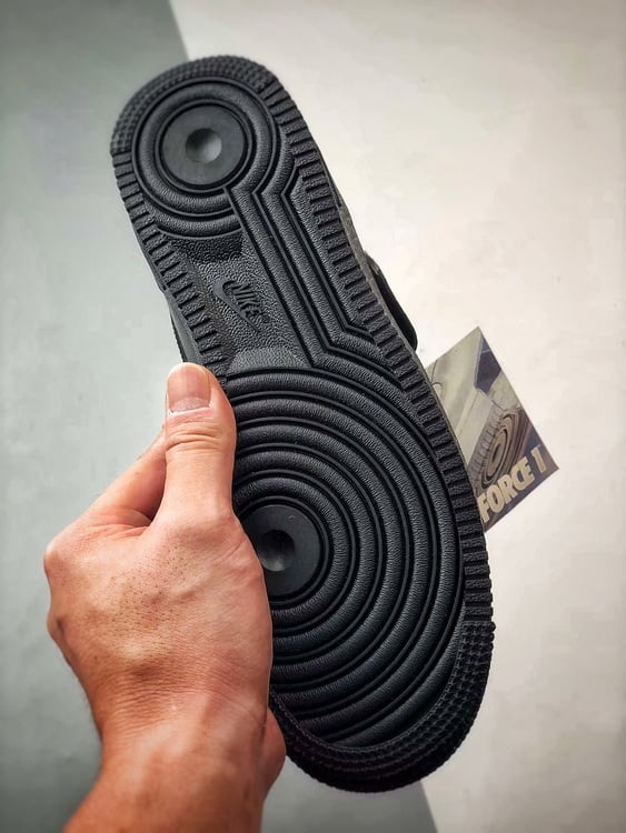 Sup x Air Force 1 Mid Preto - Vista 4