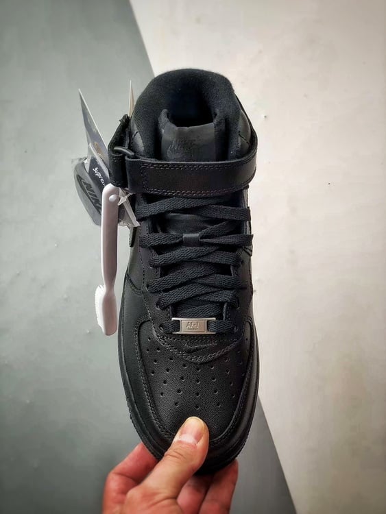 Sup x Air Force 1 Mid Preto - Vista 9