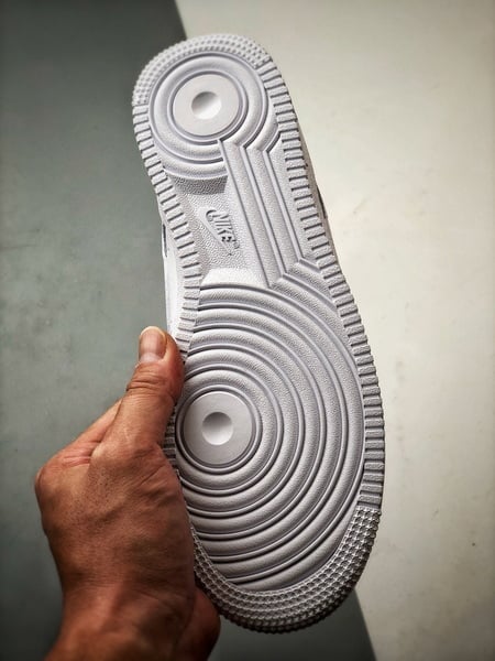 Travis Scott x Air Force 1 Low Branco - Vista 4