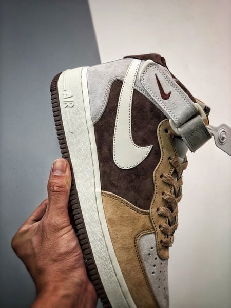 Travis Scott x Air Jordan 1 Low Low Invertido TS Colaboracao 553560-061 - Vista 4