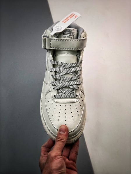 Uninterrupted x Air Force 1 MORE THAN - Vista 6