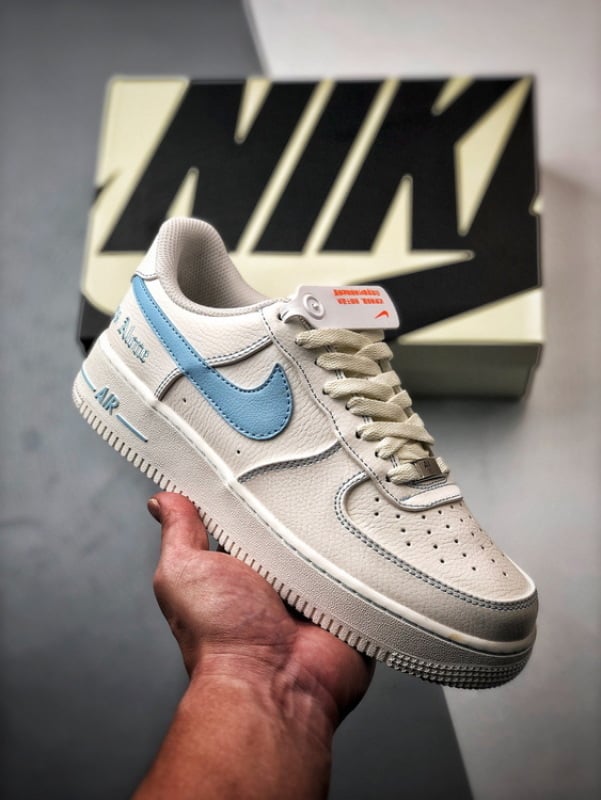 Vlone x Air Force 1 Low Creme e Azul Claro