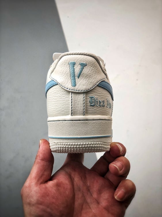 Vlone x Air Force 1 Low Creme e Azul Claro - Vista 3