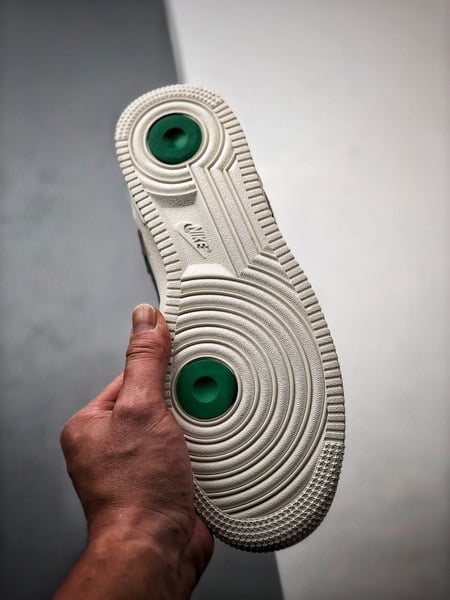 Vlone x Air Force 1 Low Bege e Verde - Vista 4