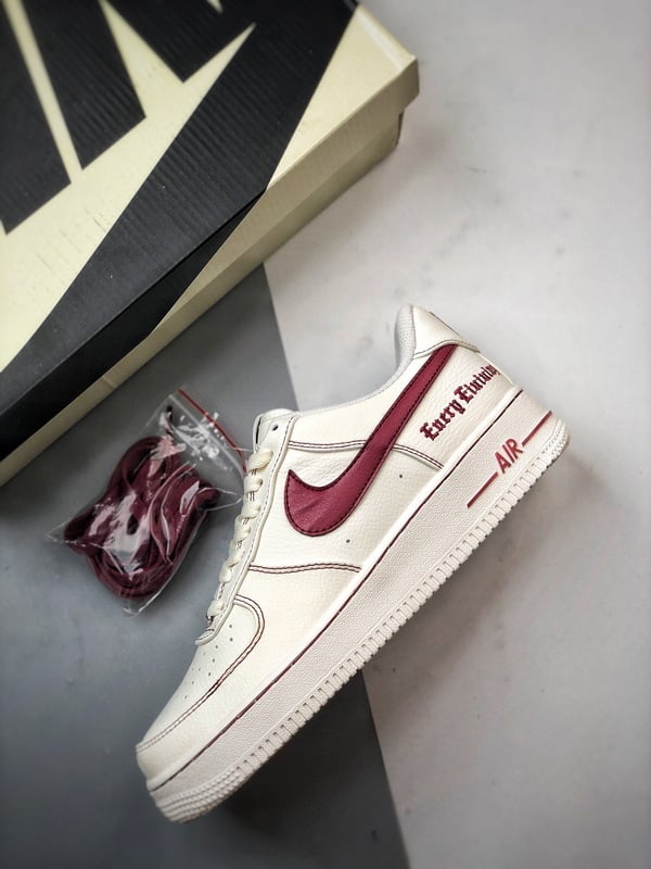 Vlone x Air Force 1 Low Creme e Vinho - Vista 8