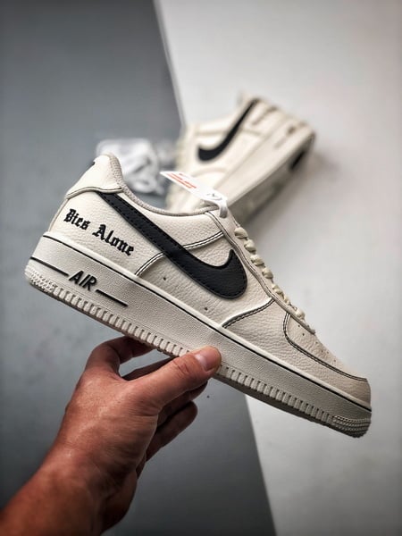 Vlone x Air Force 1 Low Bege e Preto - Vista 7