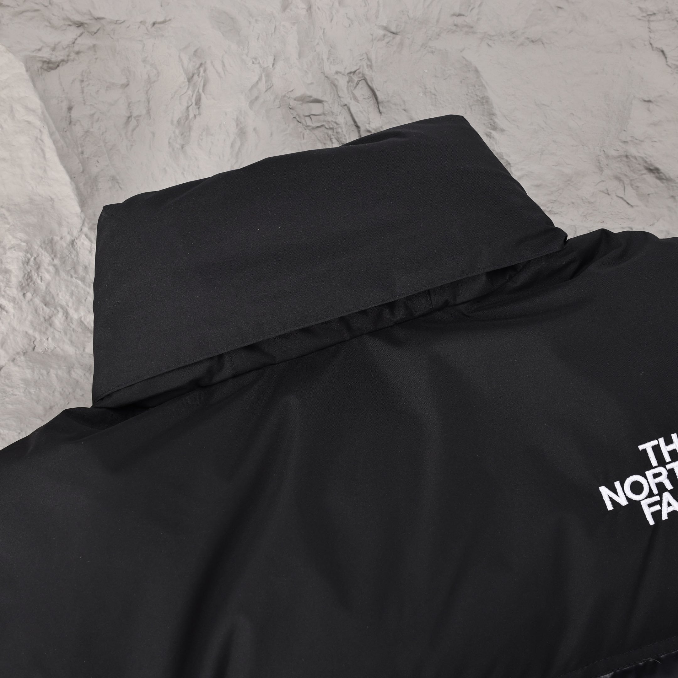 The North Face classic 700 preto brilhante - Vista 5