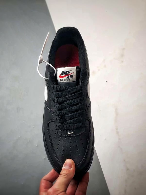 Air Force 1 '07 Low Preto e Branco - Vista 6