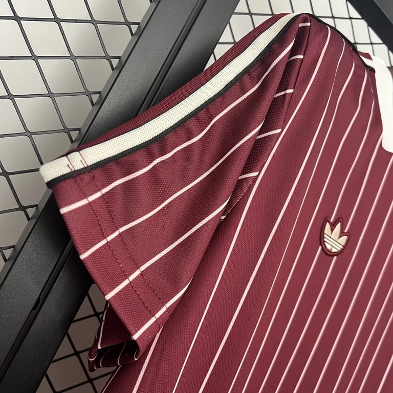 Ajax Retro 2025/26 - Vista 3