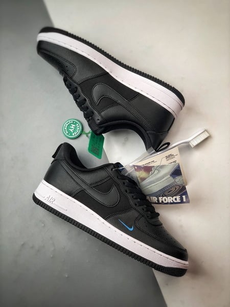 Air Force 1 '07 Low Preto, Branco e Azul - Vista 4