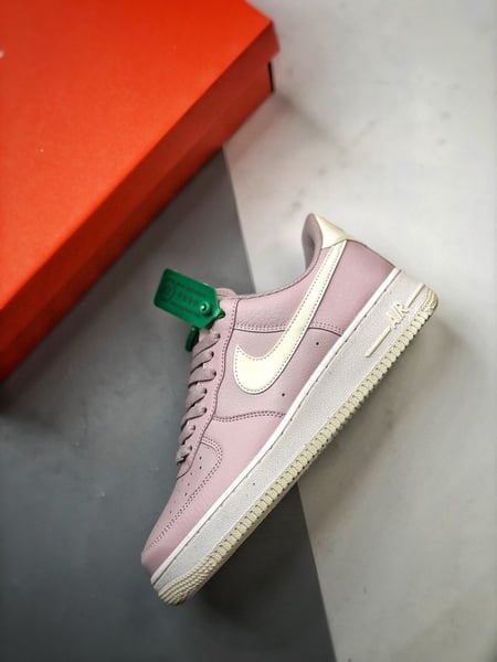 Air Force 1 '07 Low Branco e Roxo - Vista 3