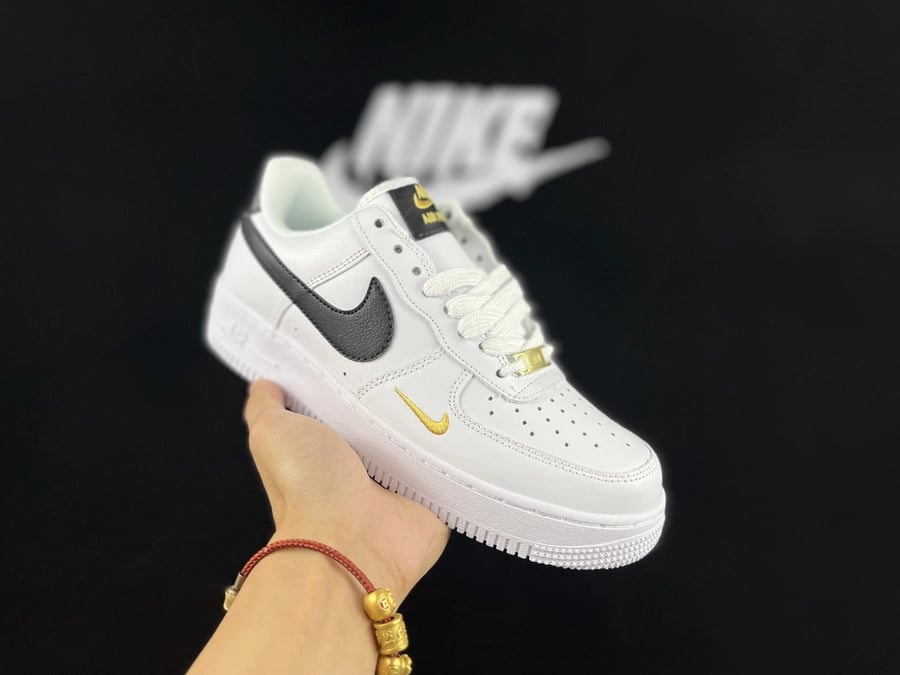 Air Force 1 Low Mini Swoosh Branco Preto