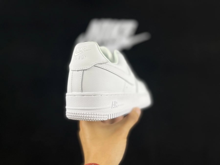 Nike Air Force 1 Low 'Triple White' - Vista 6