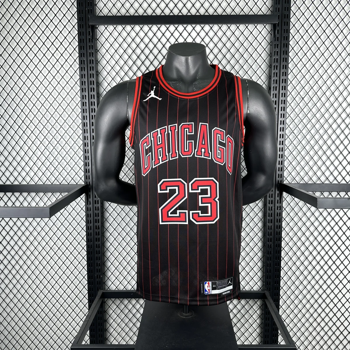 Camisola NBA Chicago Bulls Statement Edition 2025/26 - Michael Jordan #23 - Vista 3