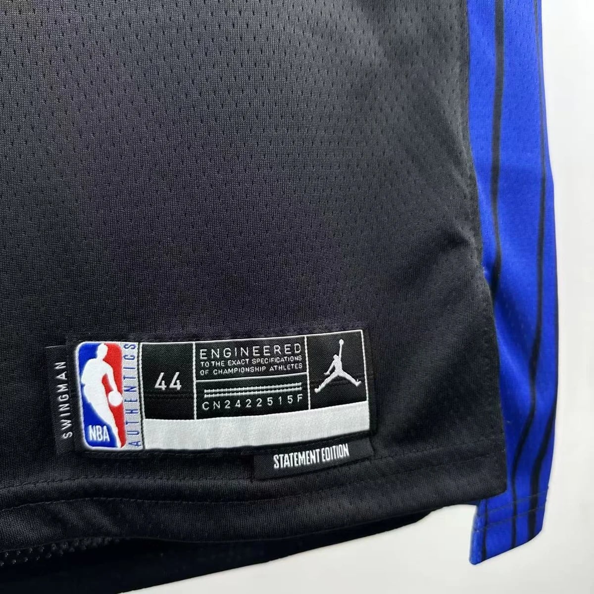 Camisola NBA New York Knicks Statement Edition 2025/26 - Jalen Brunson #11 - Vista 3
