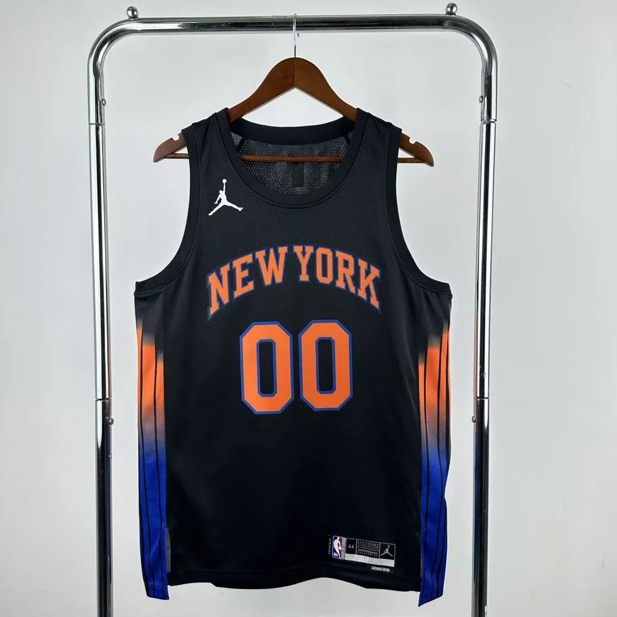 Camisola NBA New York Knicks Statement Edition 2025/26 - Jordan Clarkson #00 - Vista 2