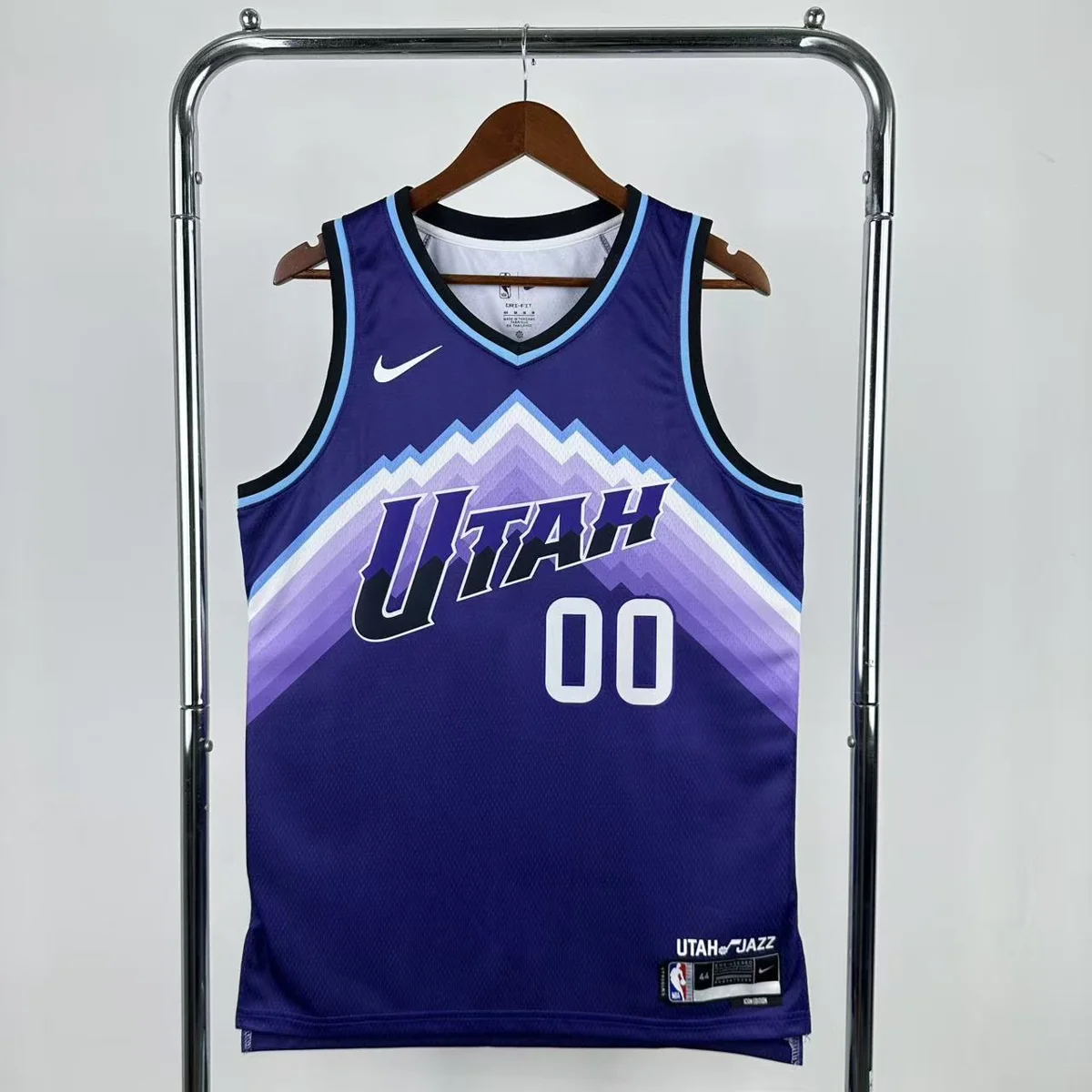 Camisola NBA Utah Jazz Roxa 2025/26 - Jordan Clarkson #00 - Vista 3