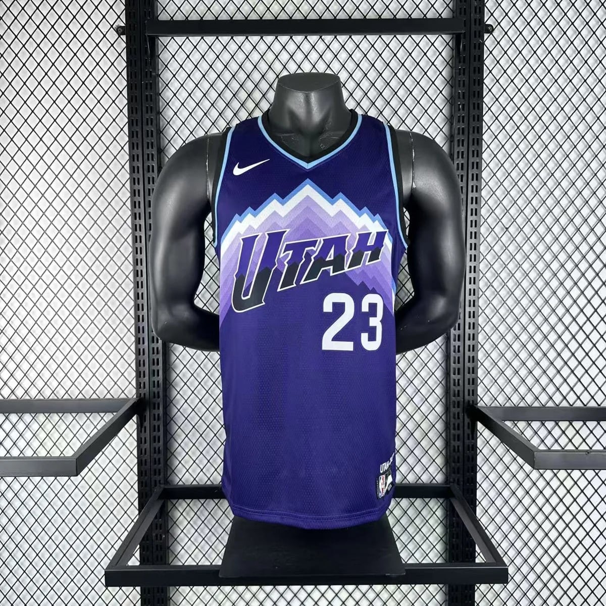 Camisola NBA Utah Jazz Roxa 2025/26 - Lauri Markkanen #23 - Vista 3