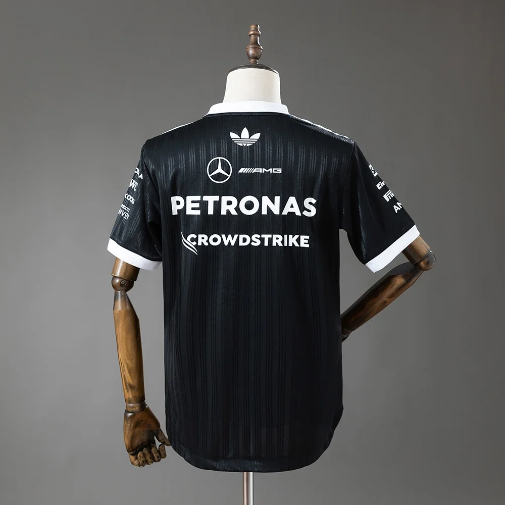 T-Shirt Mercedes-AMG F1 Preto 2026 (Versão Jogador) - Vista 2