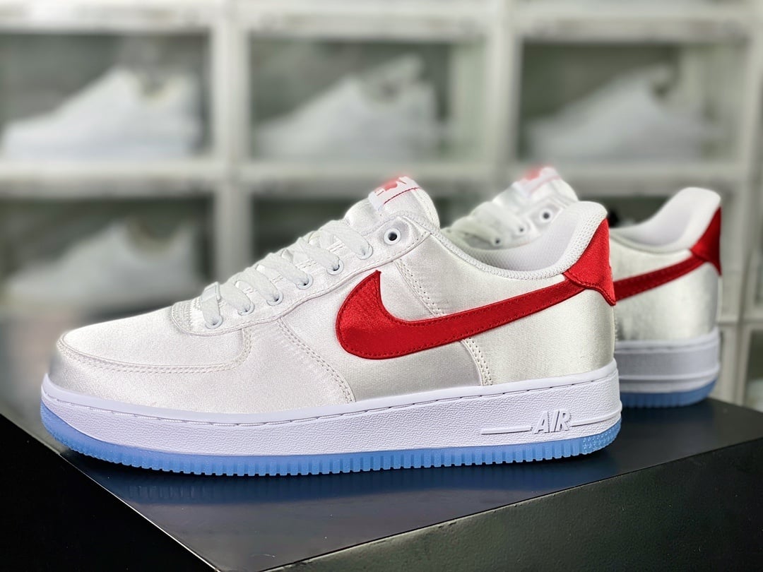 Nike Patchwork Branco com Prata e Vermelho - Vista 2
