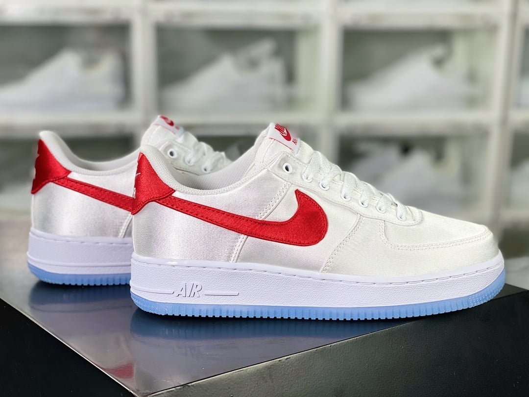 Nike Patchwork Branco com Prata e Vermelho - Vista 3