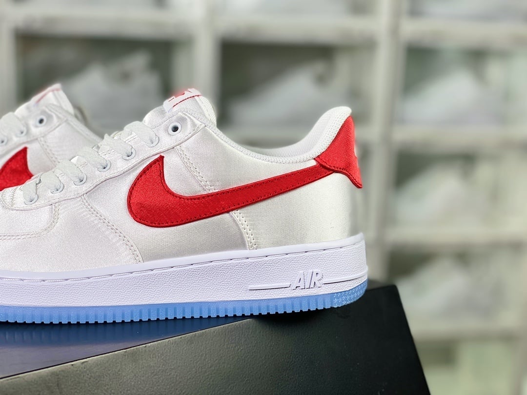 Nike Patchwork Branco com Prata e Vermelho - Vista 9