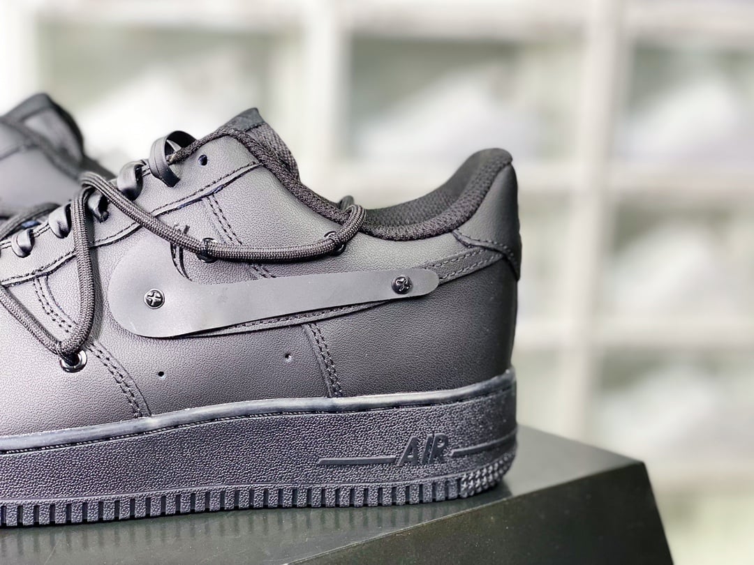 Nike All Black Samurai - Vista 9