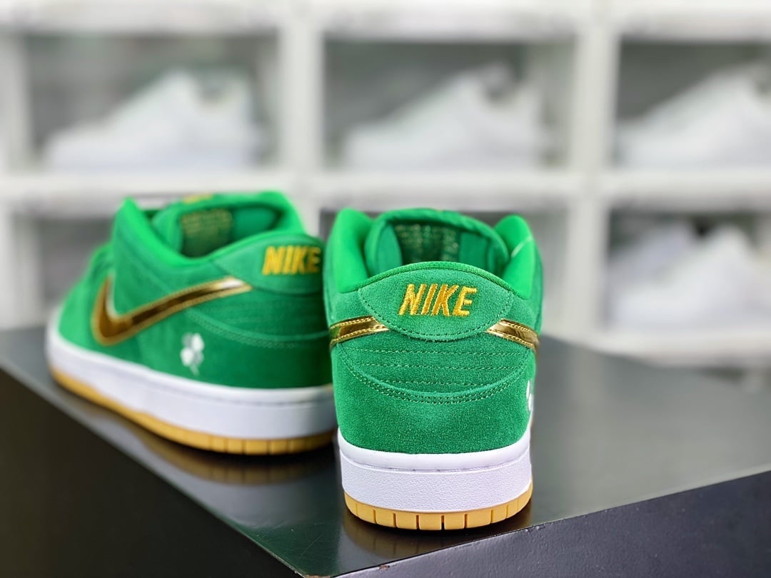 NK Dunk Low Celtics Verde Dourado - Vista 4