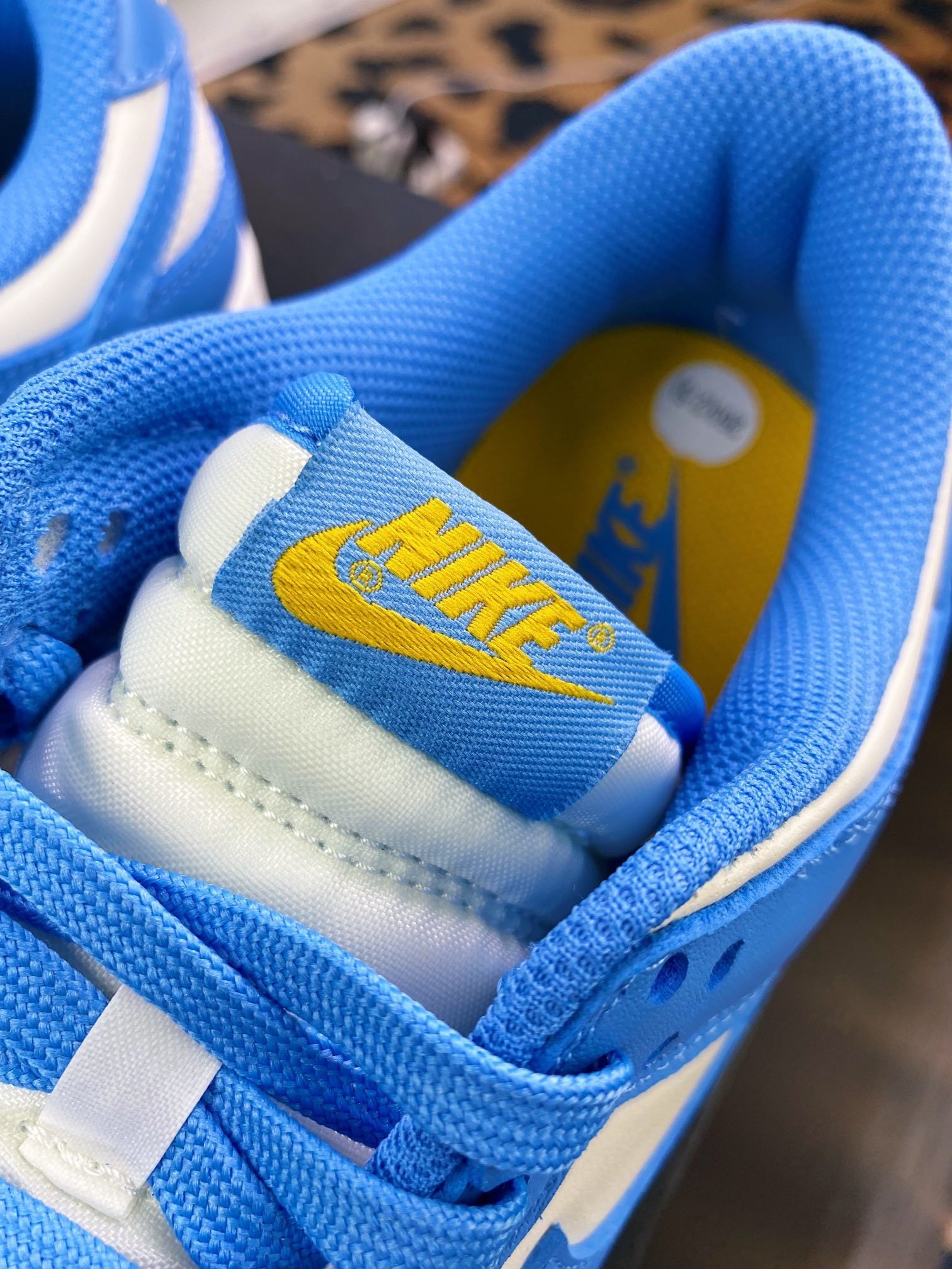 NK Dunk Low North Carolina Azul e Branco - Vista 7