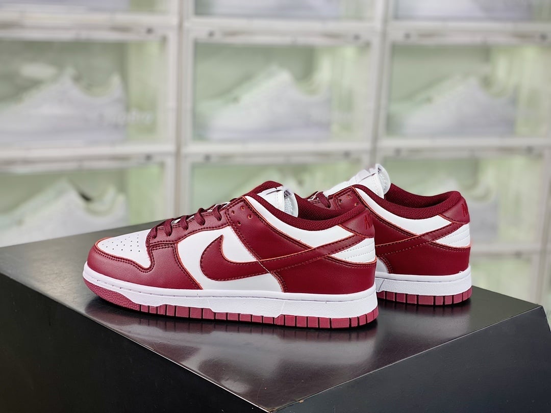 NK Dunk Low St. John University Vermelho Vinho - Vista 2