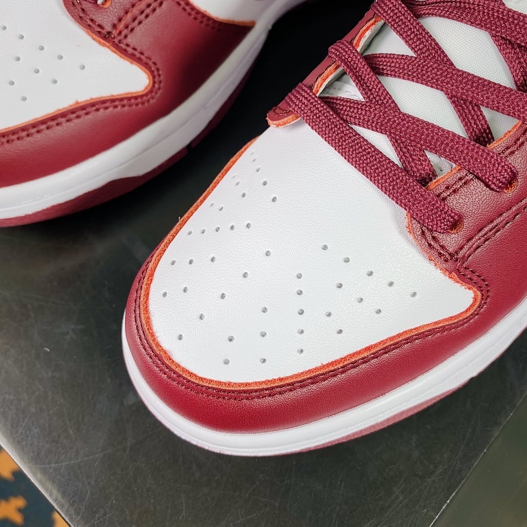 NK Dunk Low St. John University Vermelho Vinho - Vista 5