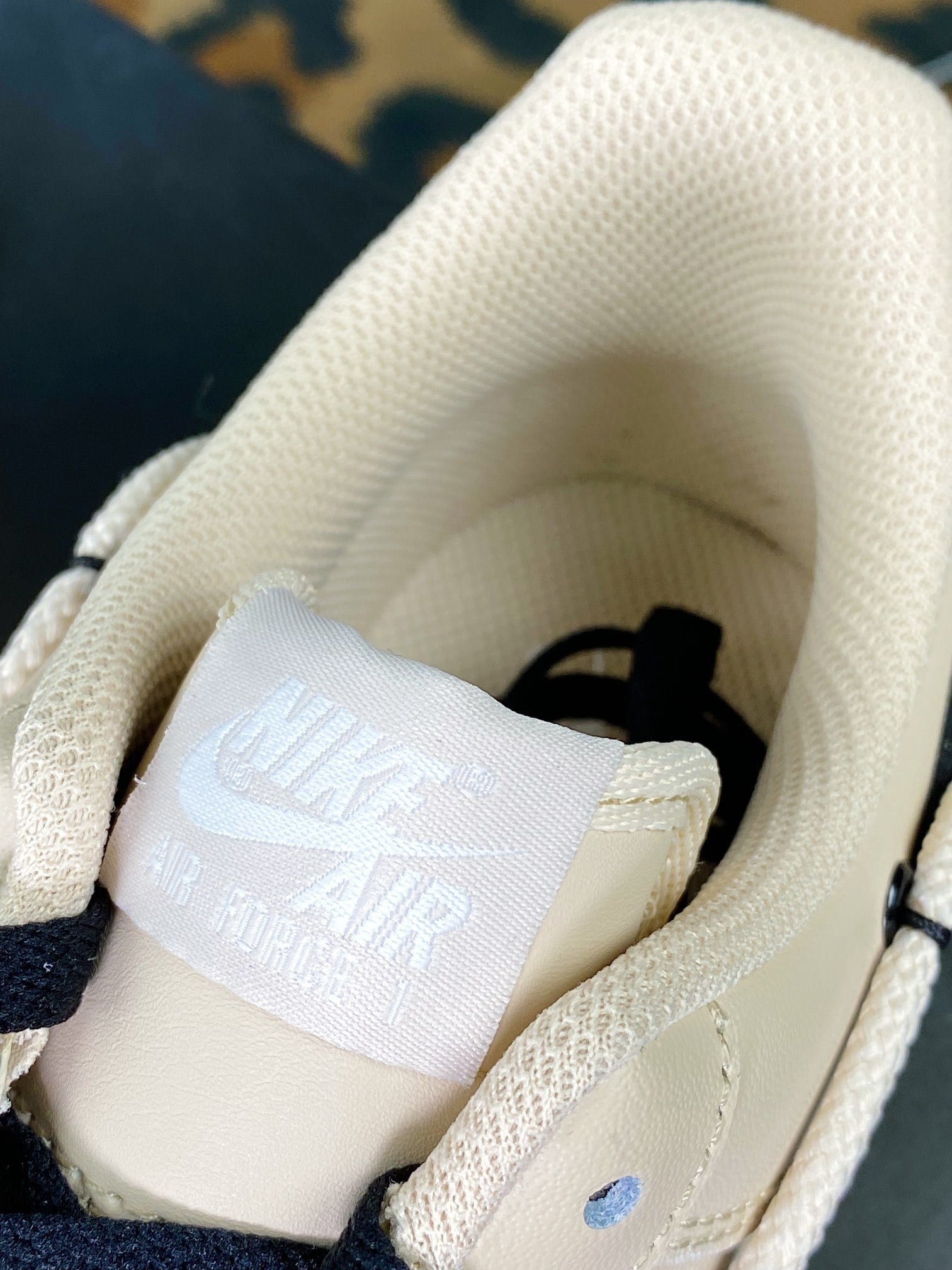 Nike Caramel Amarelo e Preto Cordões - Vista 7