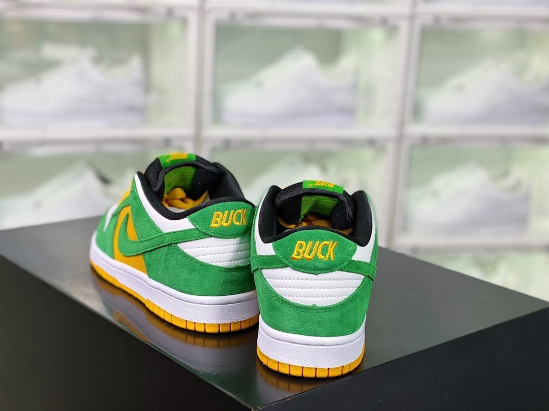 NK Dunk Low Milwaukee Amarelo e Verde - Vista 3
